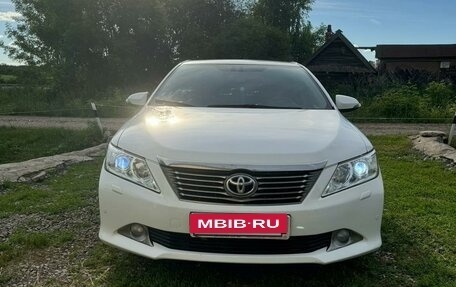 Toyota Camry, 2012 год, 1 900 000 рублей, 2 фотография