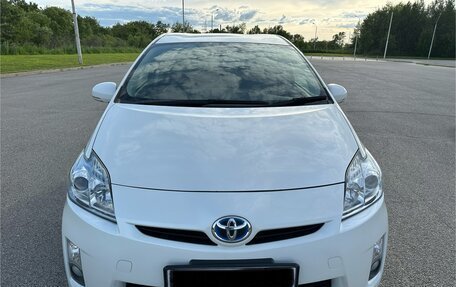 Toyota Prius, 2010 год, 1 320 000 рублей, 2 фотография