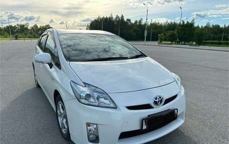 Toyota Prius, 2010 год, 1 320 000 рублей, 3 фотография