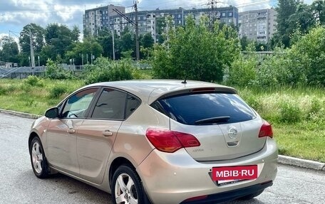 Opel Astra J, 2011 год, 699 000 рублей, 7 фотография