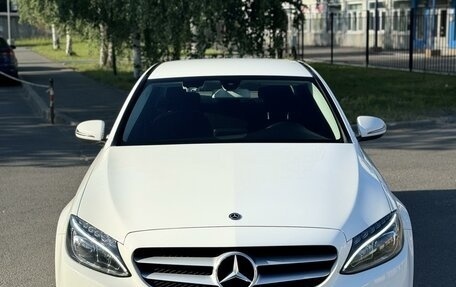 Mercedes-Benz C-Класс, 2018 год, 1 990 000 рублей, 2 фотография