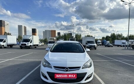 Opel Astra J, 2013 год, 690 000 рублей, 2 фотография