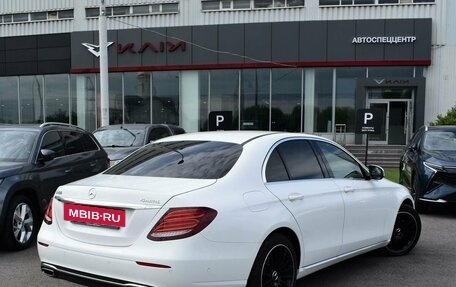 Mercedes-Benz E-Класс, 2017 год, 3 074 000 рублей, 2 фотография