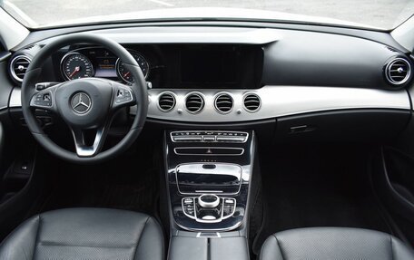 Mercedes-Benz E-Класс, 2017 год, 3 074 000 рублей, 13 фотография