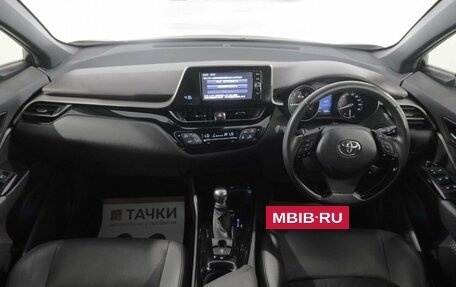 Toyota C-HR I рестайлинг, 2017 год, 2 198 000 рублей, 7 фотография