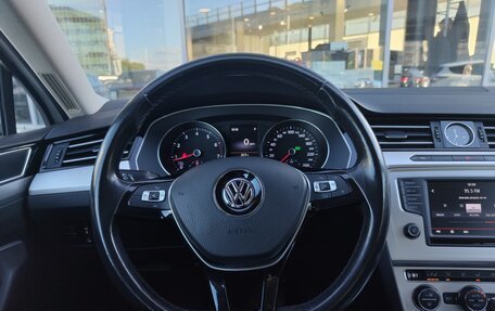 Volkswagen Passat B8 рестайлинг, 2015 год, 1 483 000 рублей, 15 фотография