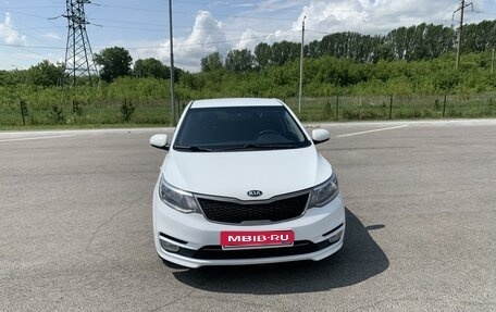 KIA Rio III рестайлинг, 2015 год, 910 000 рублей, 1 фотография