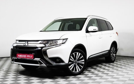 Mitsubishi Outlander III рестайлинг 3, 2020 год, 2 597 000 рублей, 1 фотография