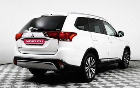 Mitsubishi Outlander III рестайлинг 3, 2020 год, 2 597 000 рублей, 5 фотография