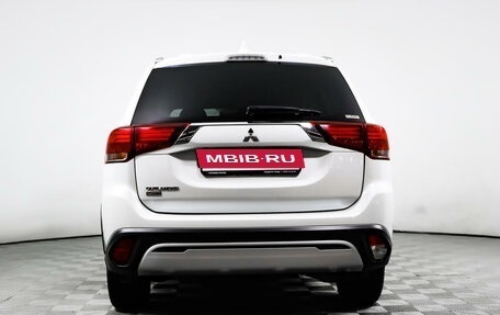 Mitsubishi Outlander III рестайлинг 3, 2020 год, 2 597 000 рублей, 6 фотография