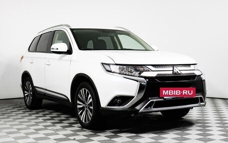 Mitsubishi Outlander III рестайлинг 3, 2020 год, 2 597 000 рублей, 3 фотография