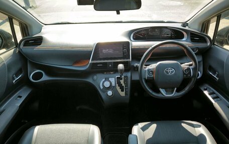 Toyota Sienta II, 2018 год, 1 799 000 рублей, 20 фотография