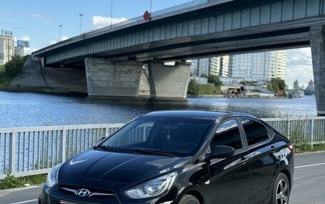 Hyundai Solaris II рестайлинг, 2013 год, 825 000 рублей, 1 фотография