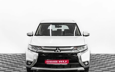 Mitsubishi Outlander III рестайлинг 3, 2018 год, 1 665 000 рублей, 2 фотография