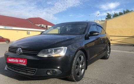 Volkswagen Jetta VI, 2013 год, 1 295 000 рублей, 2 фотография