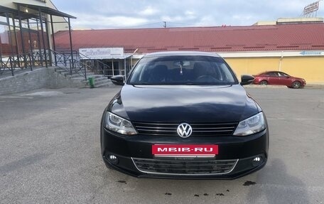 Volkswagen Jetta VI, 2013 год, 1 295 000 рублей, 4 фотография