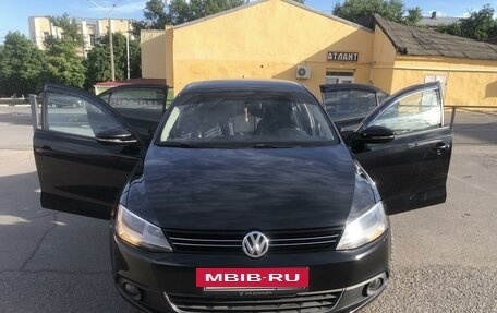 Volkswagen Jetta VI, 2013 год, 1 295 000 рублей, 5 фотография