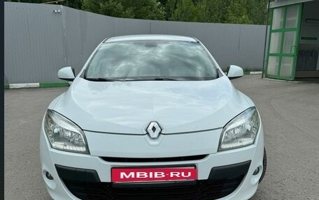 Renault Megane III, 2011 год, 810 000 рублей, 2 фотография