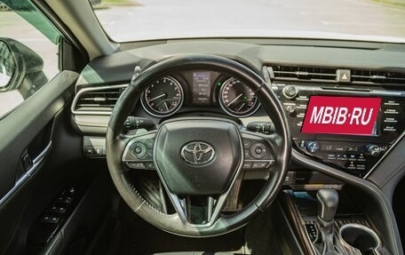 Toyota Camry, 2020 год, 3 150 000 рублей, 10 фотография