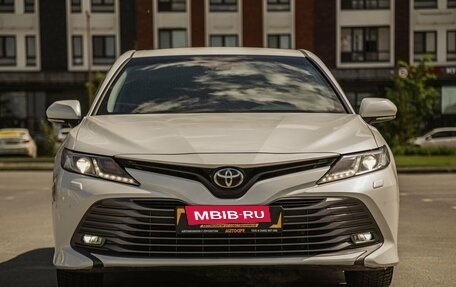 Toyota Camry, 2020 год, 3 150 000 рублей, 2 фотография