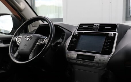 Toyota Land Cruiser Prado 150 рестайлинг 2, 2018 год, 4 999 000 рублей, 10 фотография