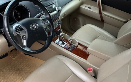 Toyota Highlander III, 2012 год, 2 300 000 рублей, 9 фотография