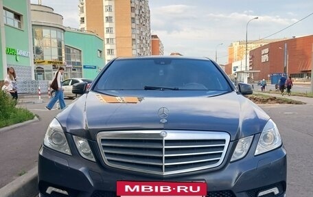Mercedes-Benz E-Класс, 2011 год, 1 435 000 рублей, 2 фотография