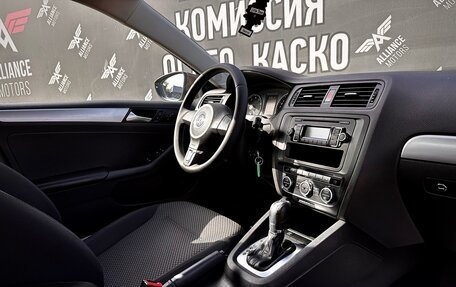 Volkswagen Jetta VI, 2012 год, 1 340 000 рублей, 26 фотография