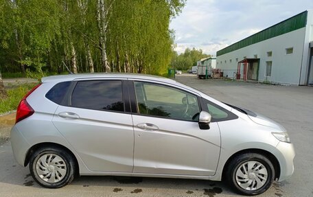 Honda Fit III, 2016 год, 1 055 000 рублей, 2 фотография