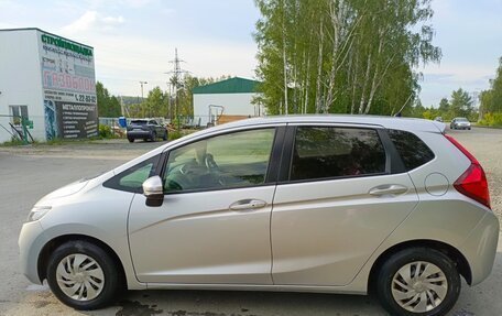 Honda Fit III, 2016 год, 1 055 000 рублей, 5 фотография