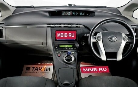 Toyota Prius, 2010 год, 1 175 000 рублей, 7 фотография