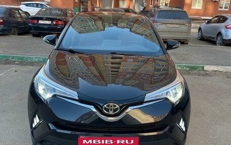 Toyota C-HR I рестайлинг, 2018 год, 2 499 000 рублей, 2 фотография