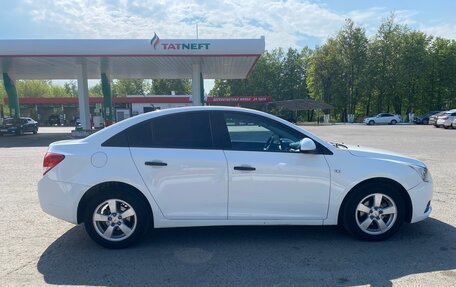 Chevrolet Cruze II, 2011 год, 675 000 рублей, 3 фотография