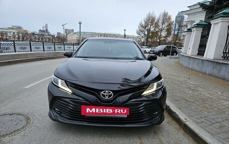 Toyota Camry, 2018 год, 2 499 000 рублей, 2 фотография