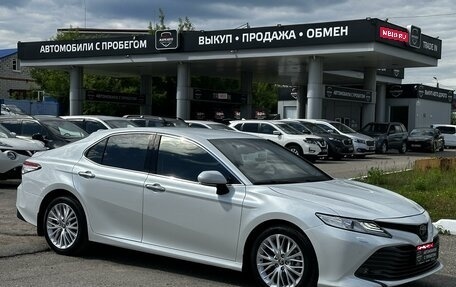 Toyota Camry, 2020 год, 3 000 000 рублей, 1 фотография