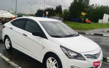 Hyundai Solaris II рестайлинг, 2015 год, 600 000 рублей, 1 фотография