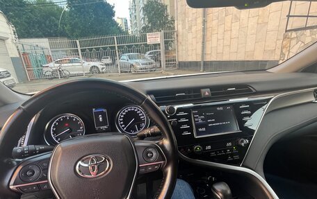Toyota Camry, 2018 год, 2 400 000 рублей, 6 фотография