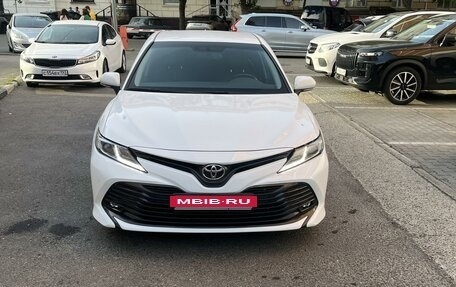Toyota Camry, 2018 год, 2 400 000 рублей, 2 фотография