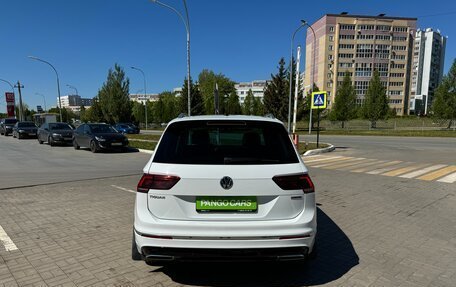 Volkswagen Tiguan II, 2018 год, 2 950 000 рублей, 6 фотография