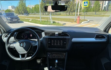 Volkswagen Tiguan II, 2018 год, 2 950 000 рублей, 26 фотография