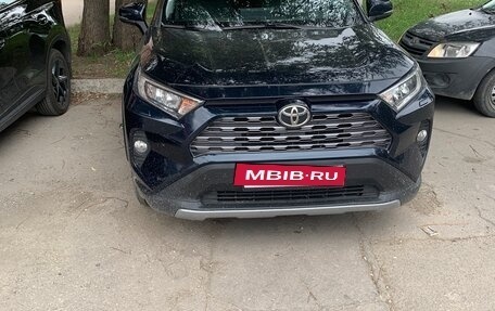 Toyota RAV4, 2019 год, 3 200 000 рублей, 2 фотография