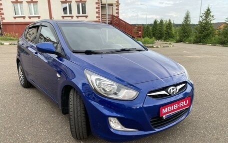 Hyundai Solaris II рестайлинг, 2013 год, 859 000 рублей, 3 фотография