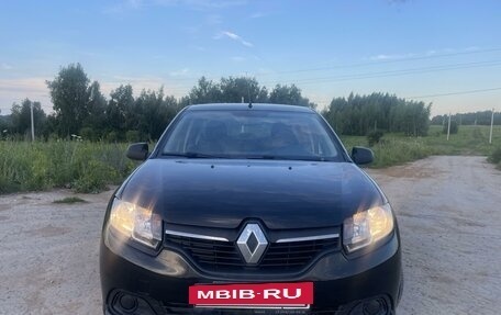Renault Logan II, 2017 год, 1 050 000 рублей, 2 фотография