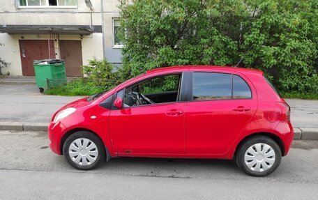 Toyota Yaris III рестайлинг, 2007 год, 420 000 рублей, 4 фотография