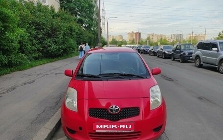 Toyota Yaris III рестайлинг, 2007 год, 420 000 рублей, 2 фотография