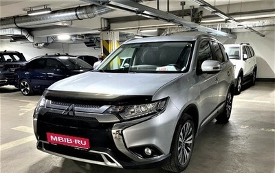 Mitsubishi Outlander III рестайлинг 3, 2021 год, 2 450 000 рублей, 1 фотография