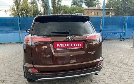 Toyota RAV4, 2017 год, 1 950 000 рублей, 2 фотография