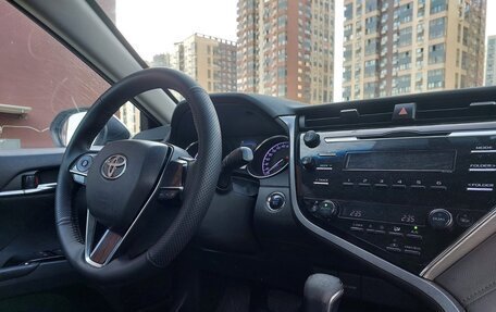 Toyota Camry, 2018 год, 1 650 000 рублей, 6 фотография