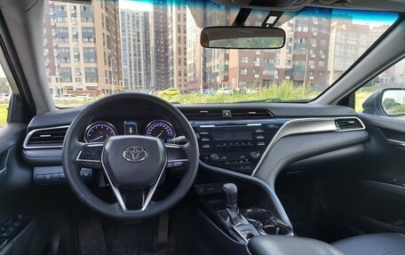 Toyota Camry, 2018 год, 1 650 000 рублей, 5 фотография