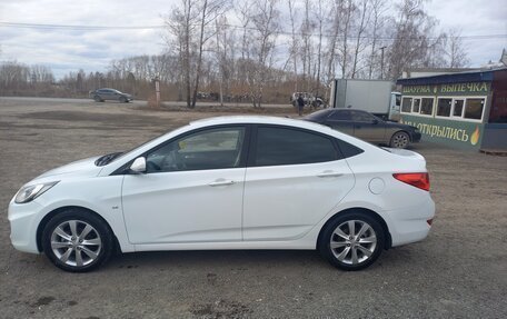 Hyundai Solaris II рестайлинг, 2013 год, 980 000 рублей, 3 фотография